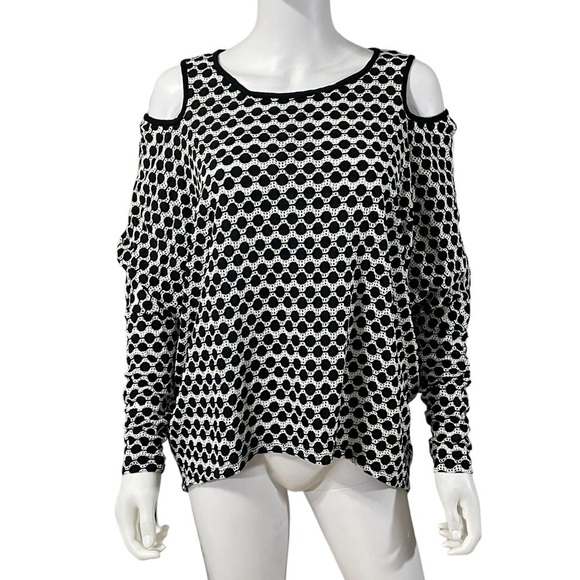 High Low Cold Shoulder Polka Dot Top
New - Picture 3 of 7